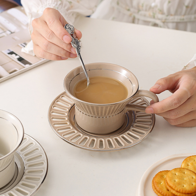 Piring Cangkir Kopi Keramik Me - Makeup Beauty Set ulasan dan harga